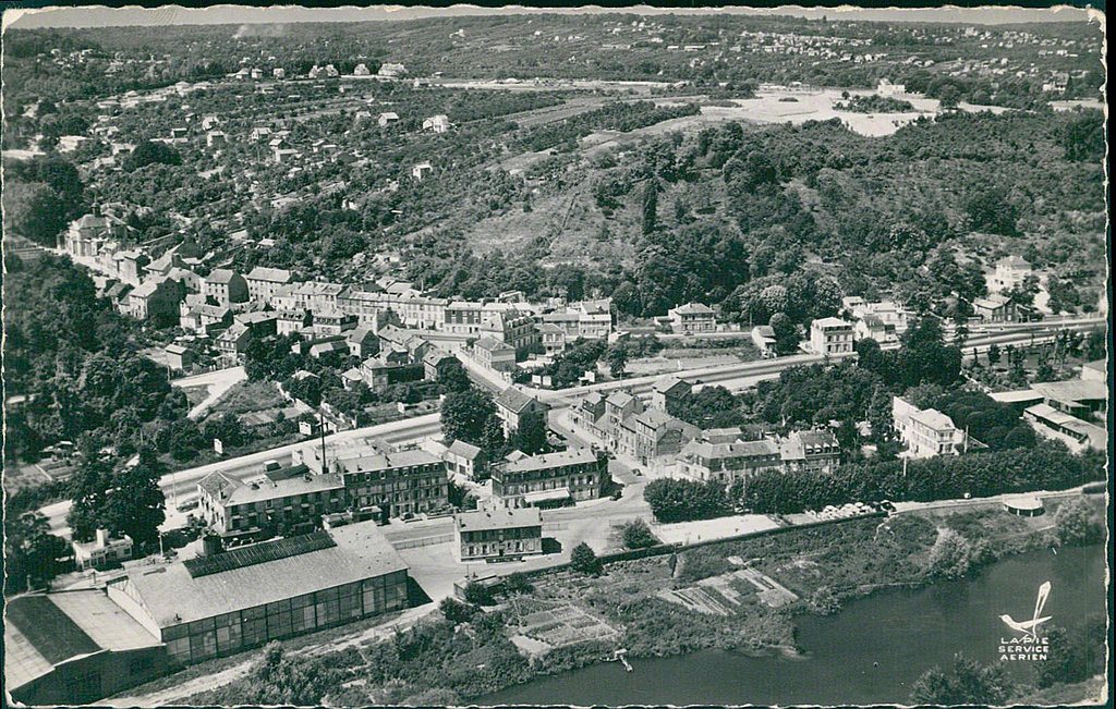 Carte postale sur Le Port-Marly - France