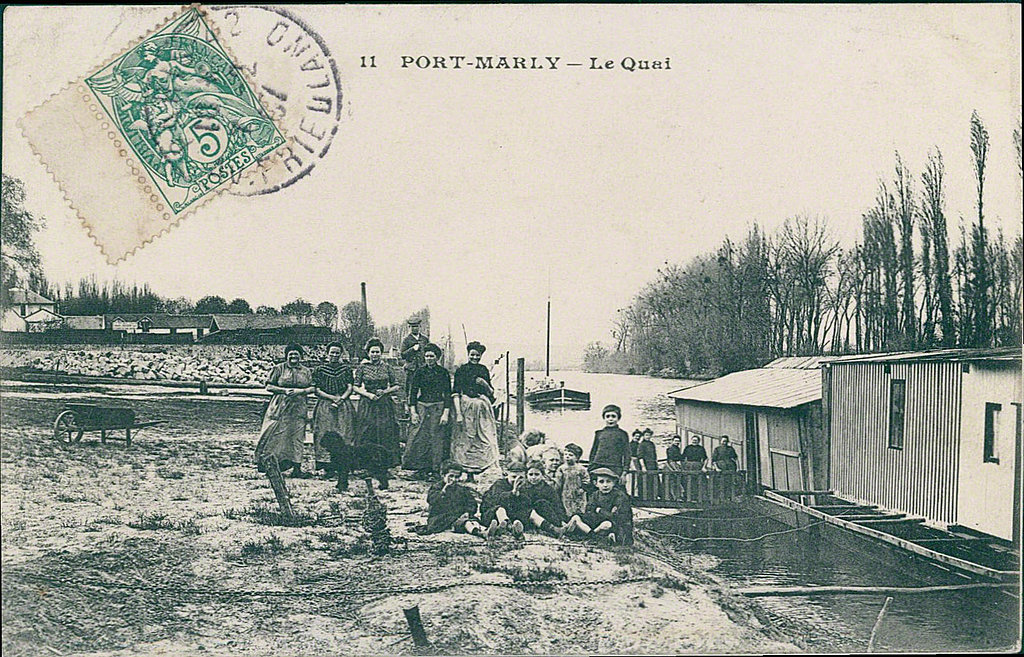 Carte postale sur Le Port-Marly - France