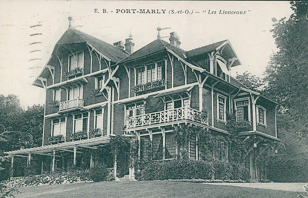 Carte postale sur Le Port-Marly - France
