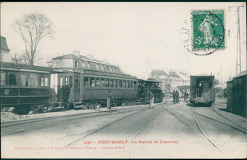 Carte postale sur Le Port-Marly - France